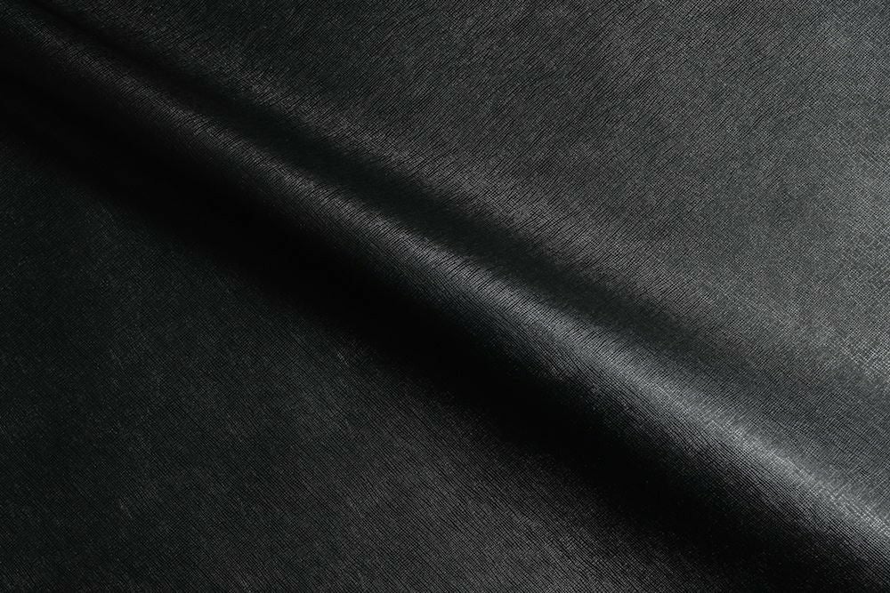 ブラック 