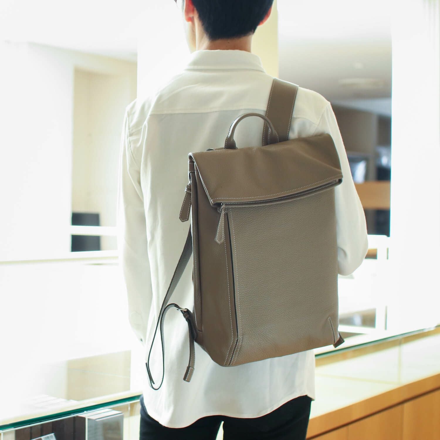 ピエガーレ＞ 口折リュック | 豊岡鞄公式オンラインストア - Artisan