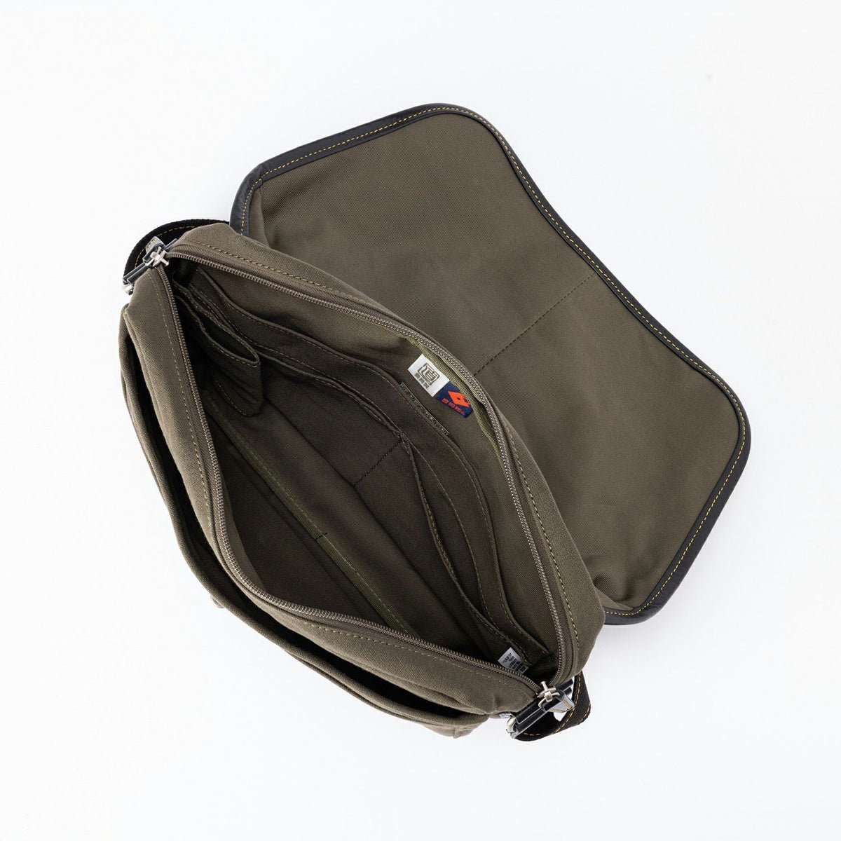 メインルーム（カーキ）