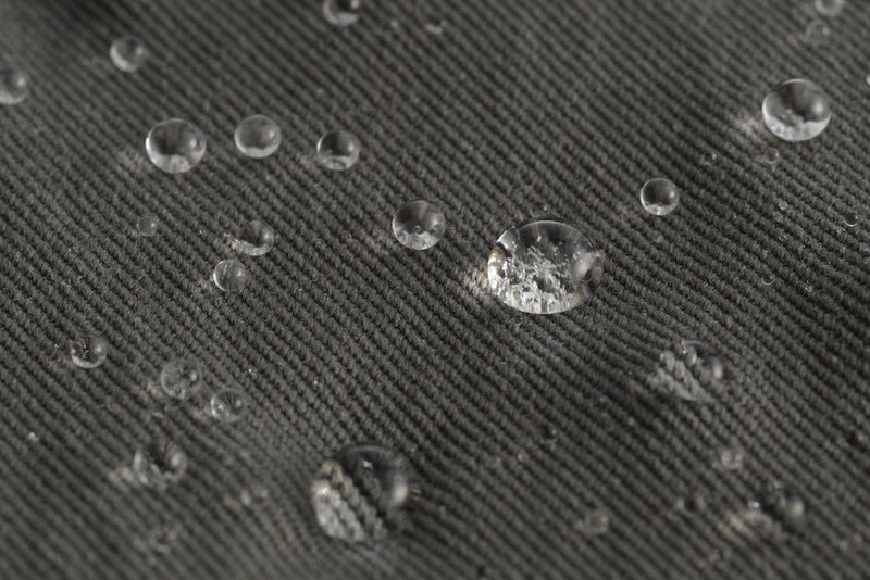 外装生地は撥水ナイロン