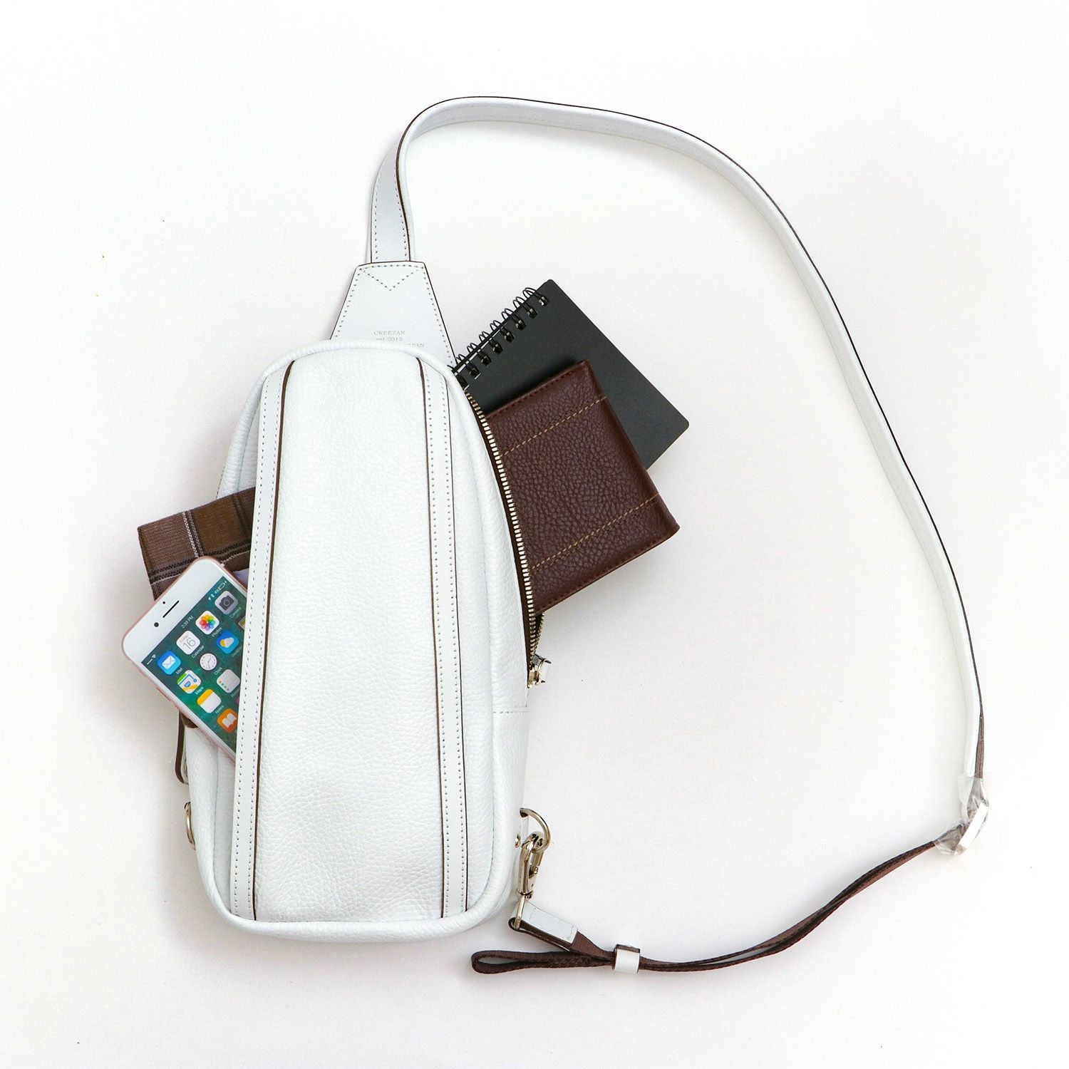 極美品！CREEZAN JETTER BUM BAG ホワイト　シボレザー CREEZAN JETTER BUM BAG | CJTE022 | コニー株式会社 | 商品情報 | 豊岡鞄