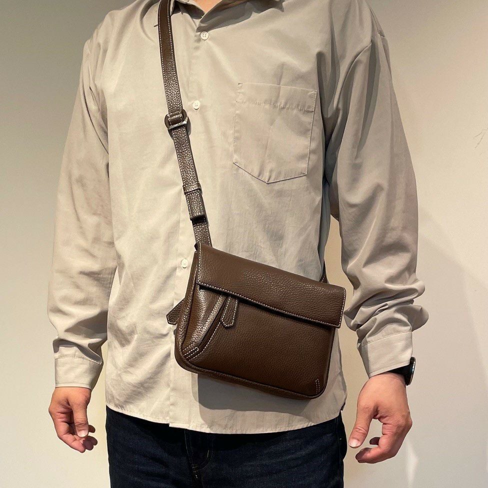 レザーフラップポシェット | 豊岡鞄公式オンラインストア - Artisan